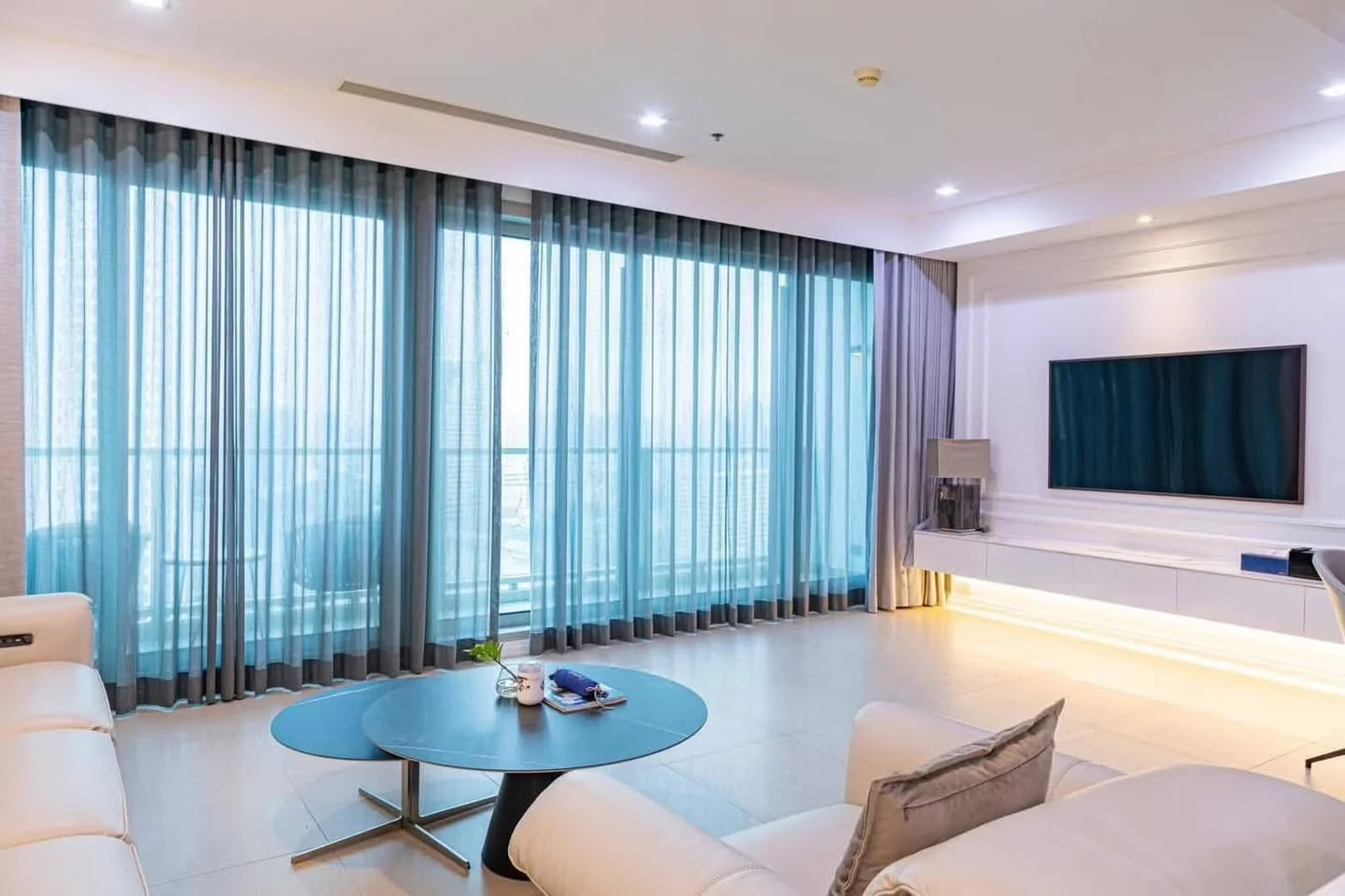 2 Bedroom condo in River House Condominium
