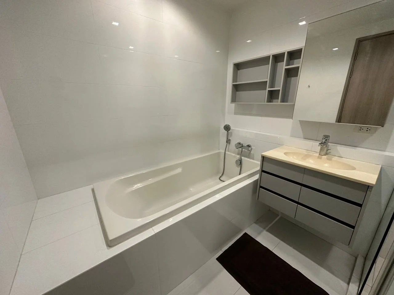 1 Bedroom condo in HQ Thonglor by Sansiri