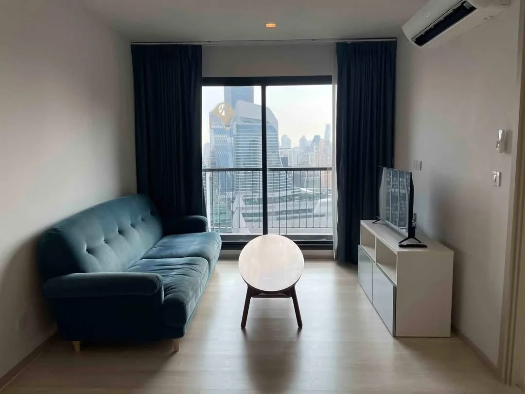 2 Bedroom condo in Life One Wireless