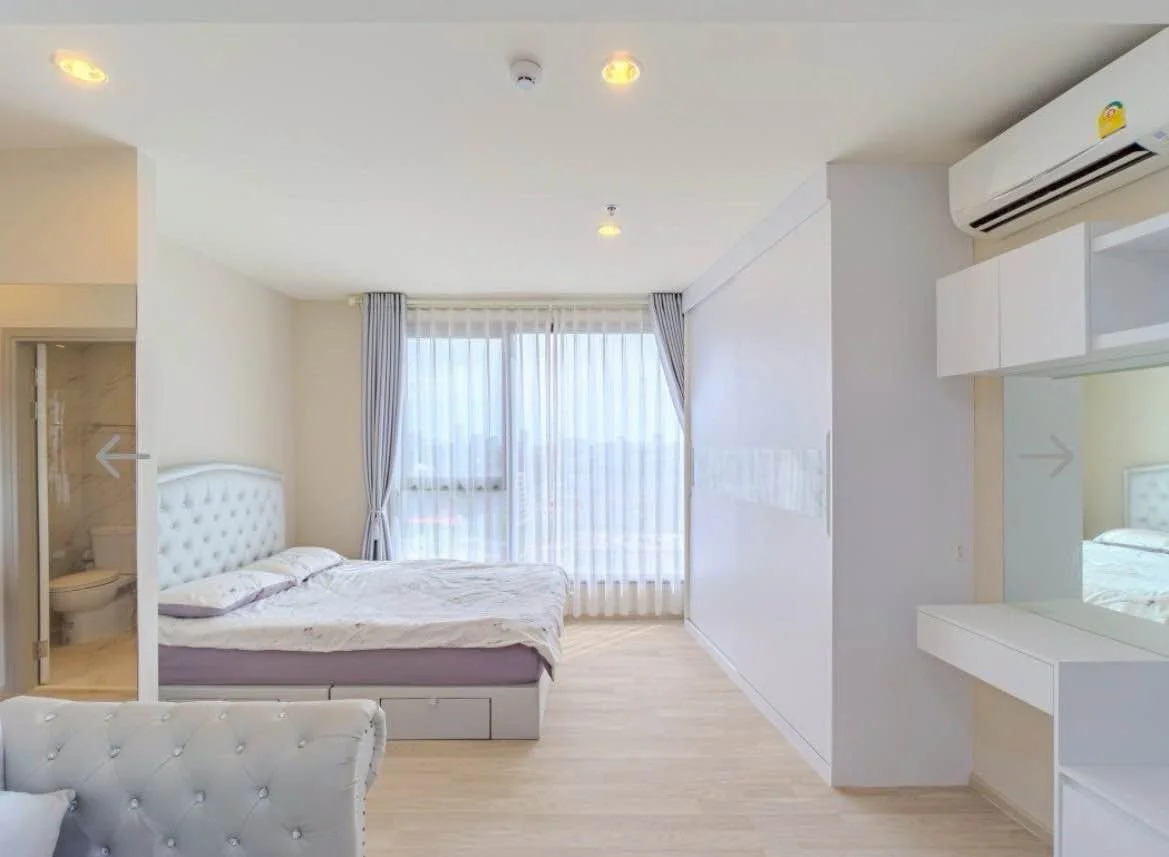 Studio condo in IDEO Mobi Sukhumvit Eastpoint
