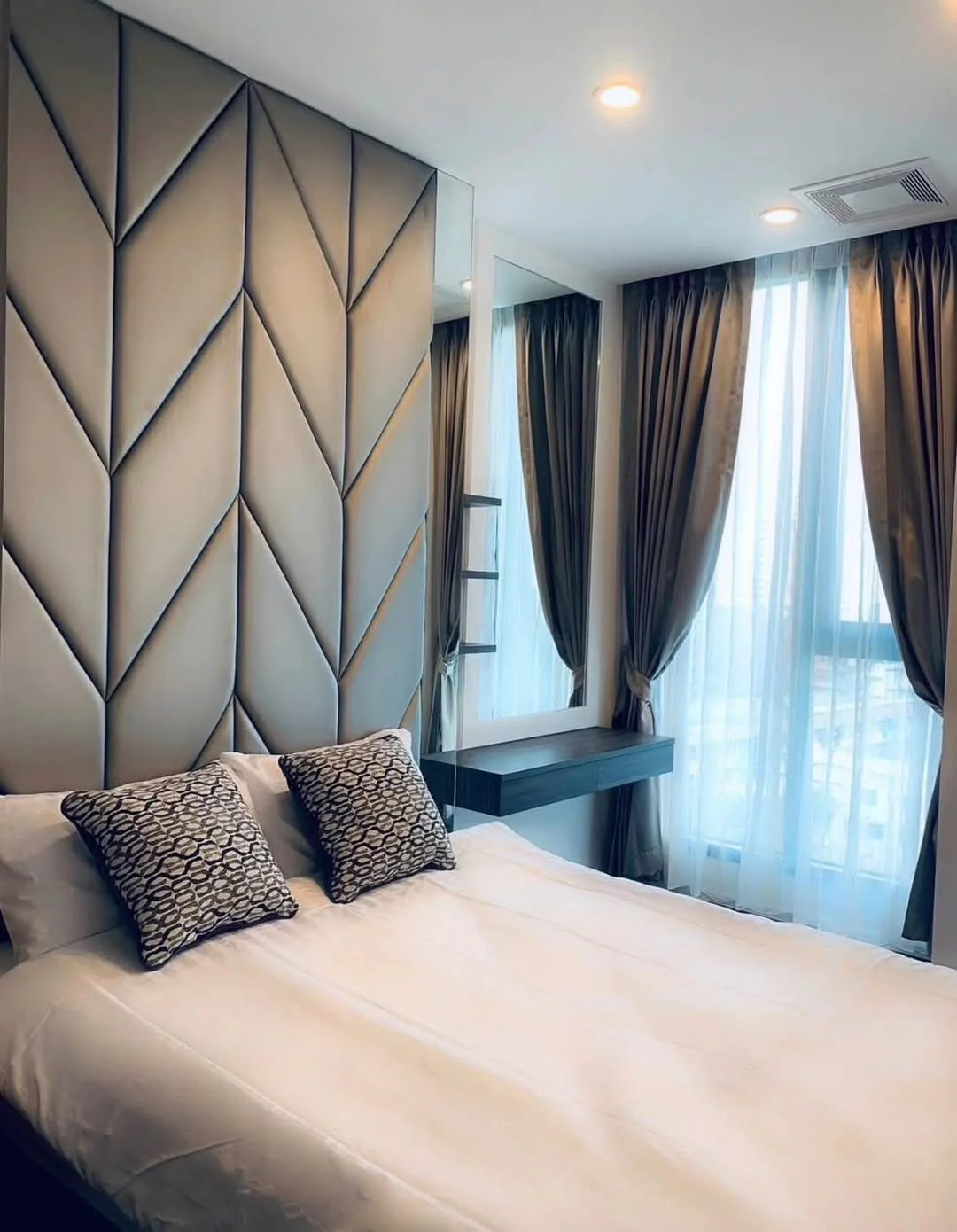 1 Bedroom condo in Whizdom Essence