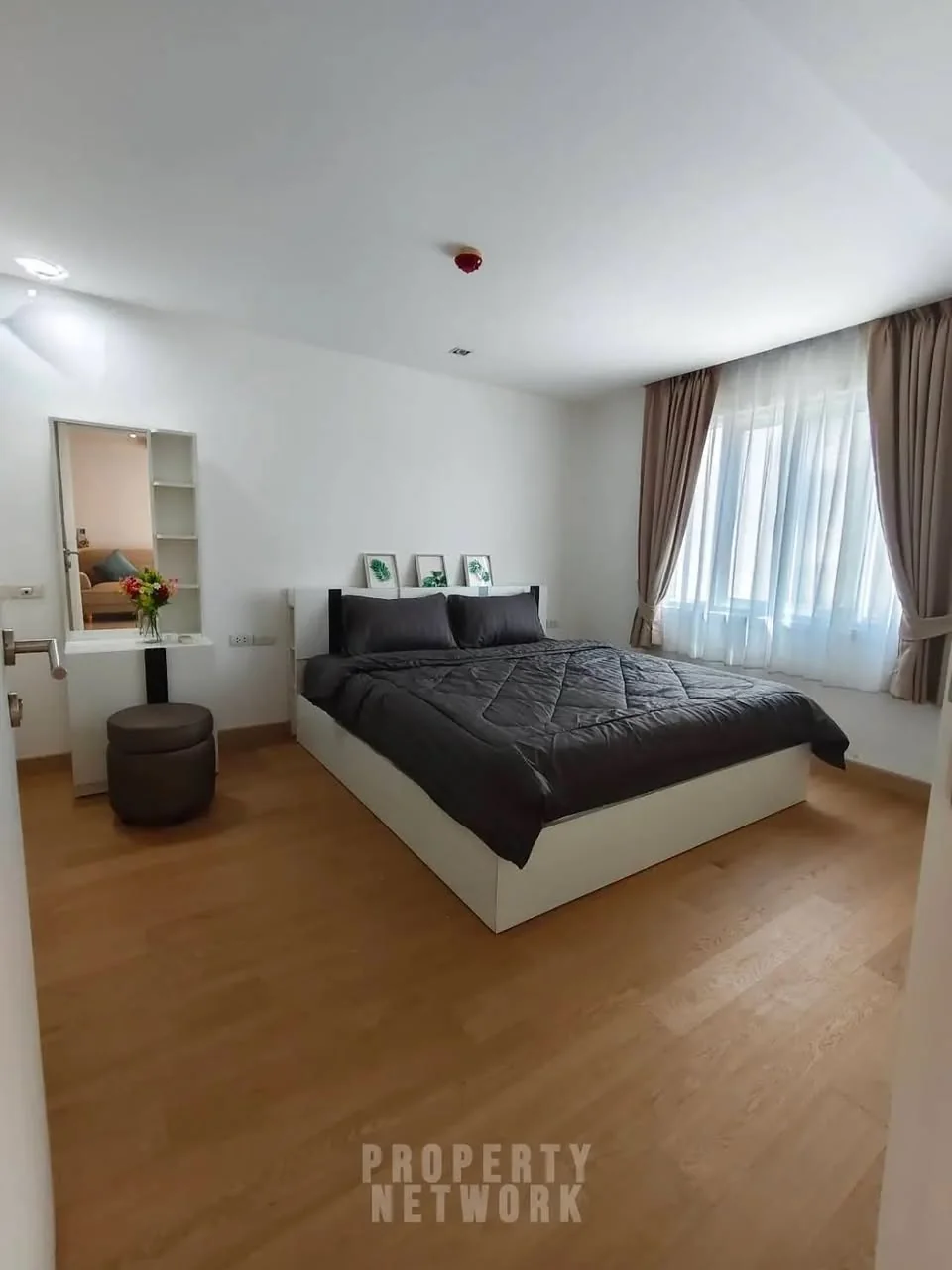 2 Bedroom condo in Le Nice Ekamai