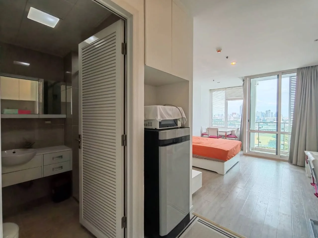 Studio condo in TC Green Rama 9