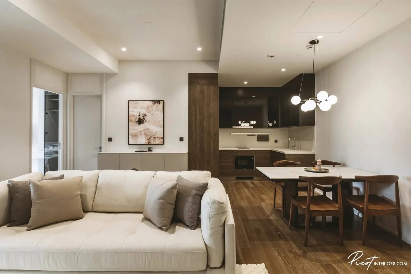 2 Bedroom condo in Muniq Langsuan
