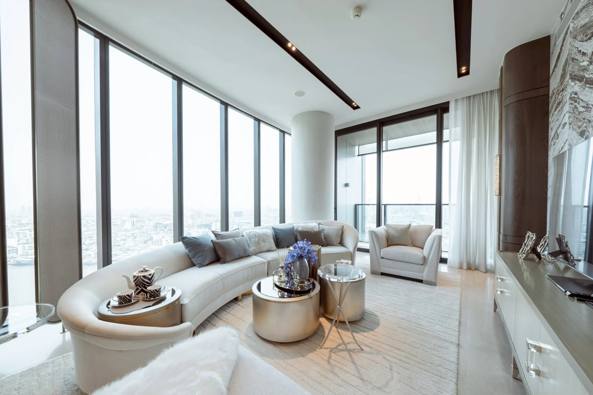 2 Bedroom condo in Banyan Tree Residences Riverside