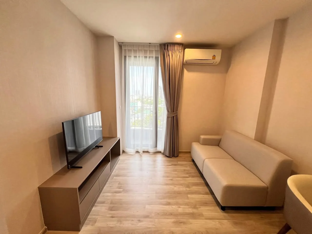 1 Bedroom condo in IDEO Mobi Sukhumvit Eastpoint