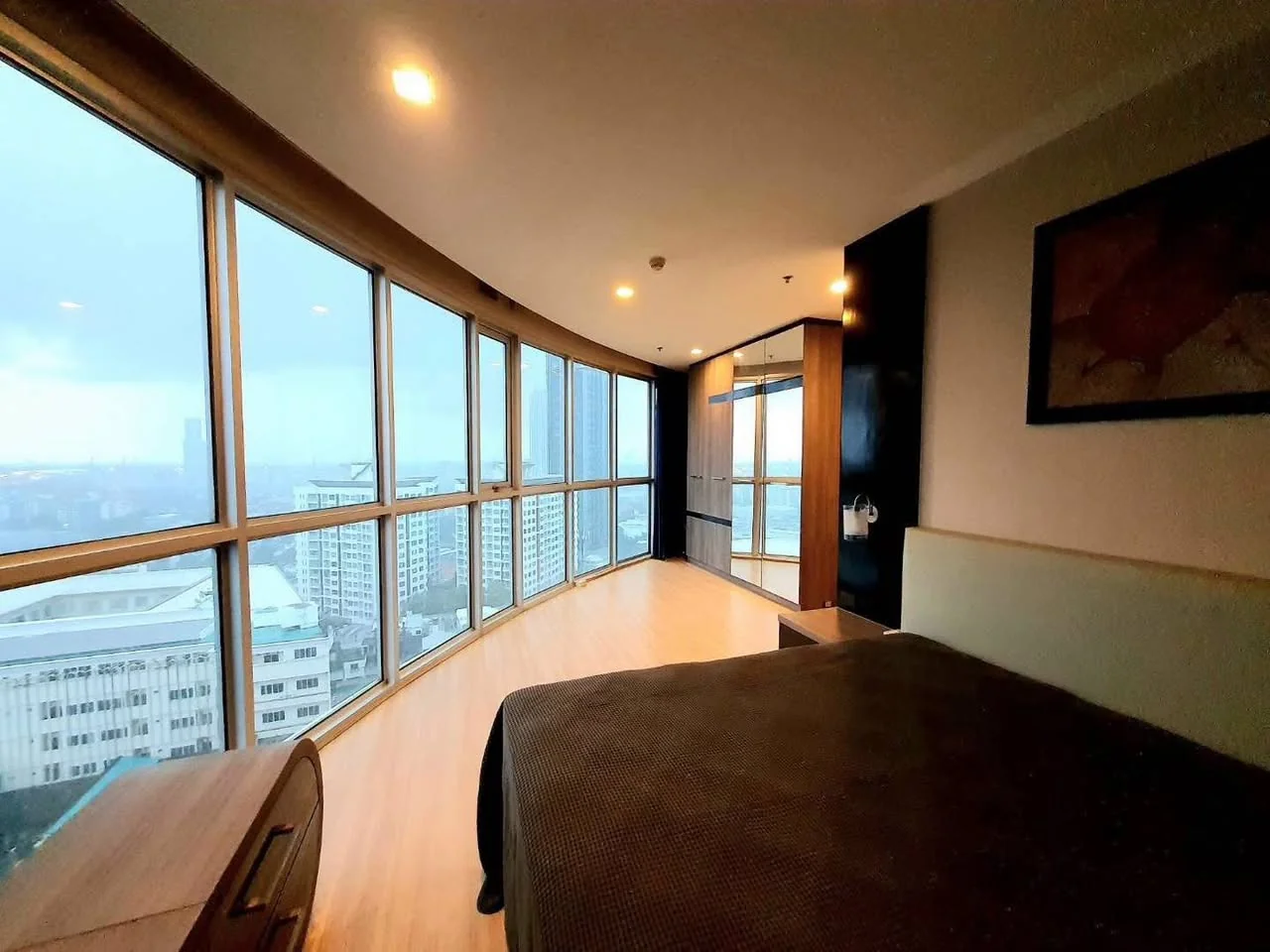 1 Bedroom condo in Sky Walk Residences