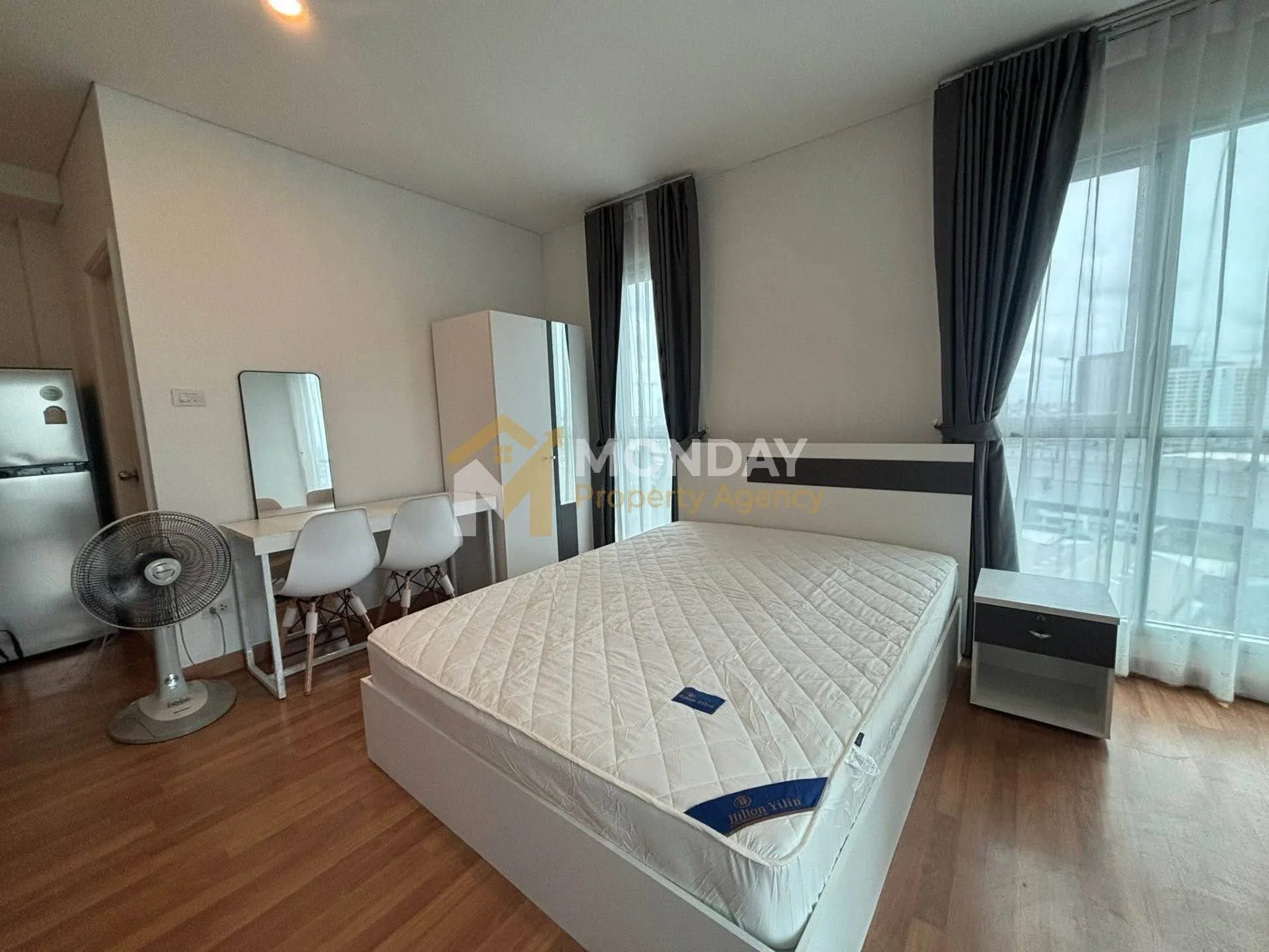 1 Bedroom condo in Lumpini Place Rama 3 - Riverine