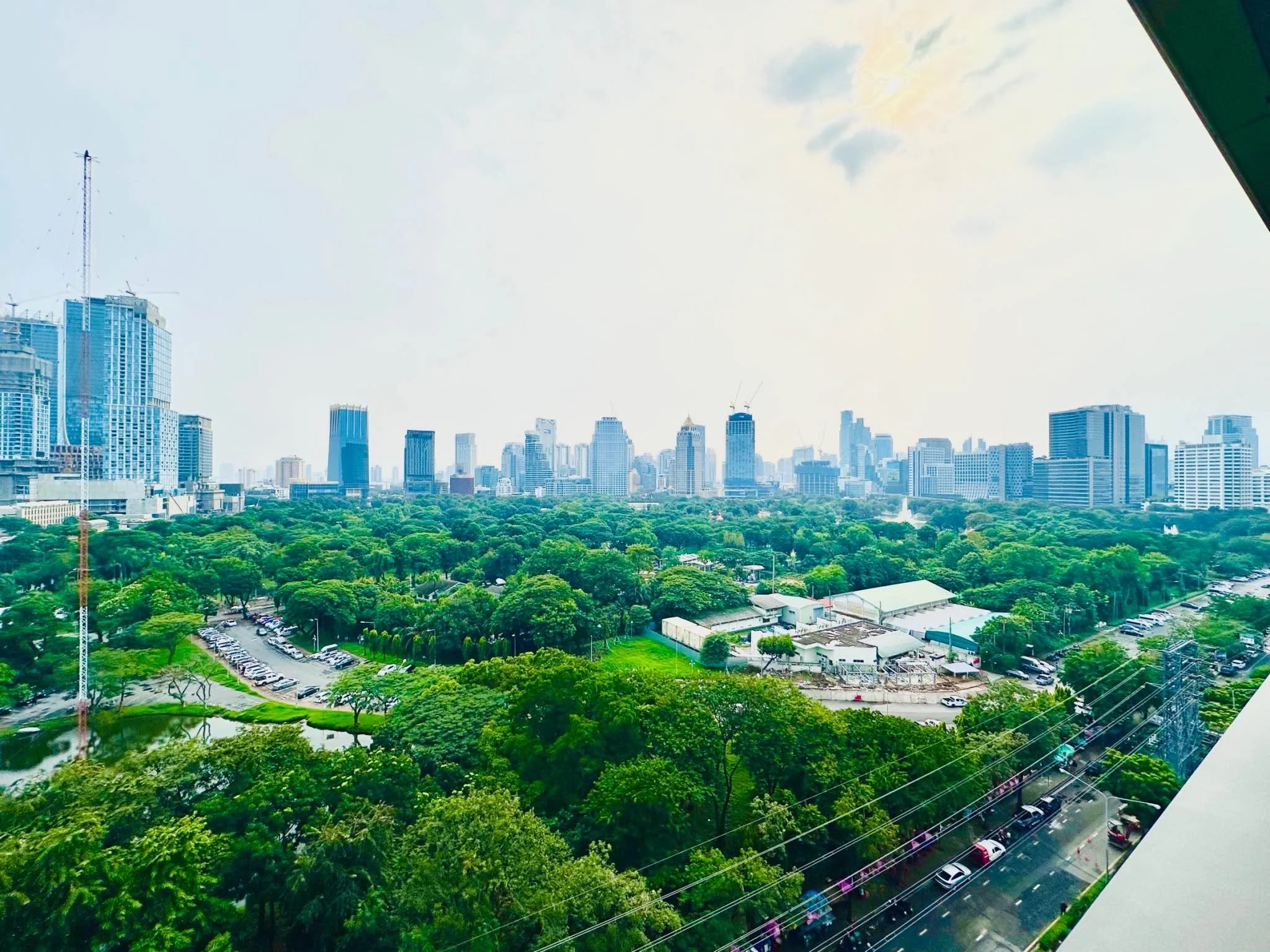 1 Bedroom condo in Sindhorn Tonson