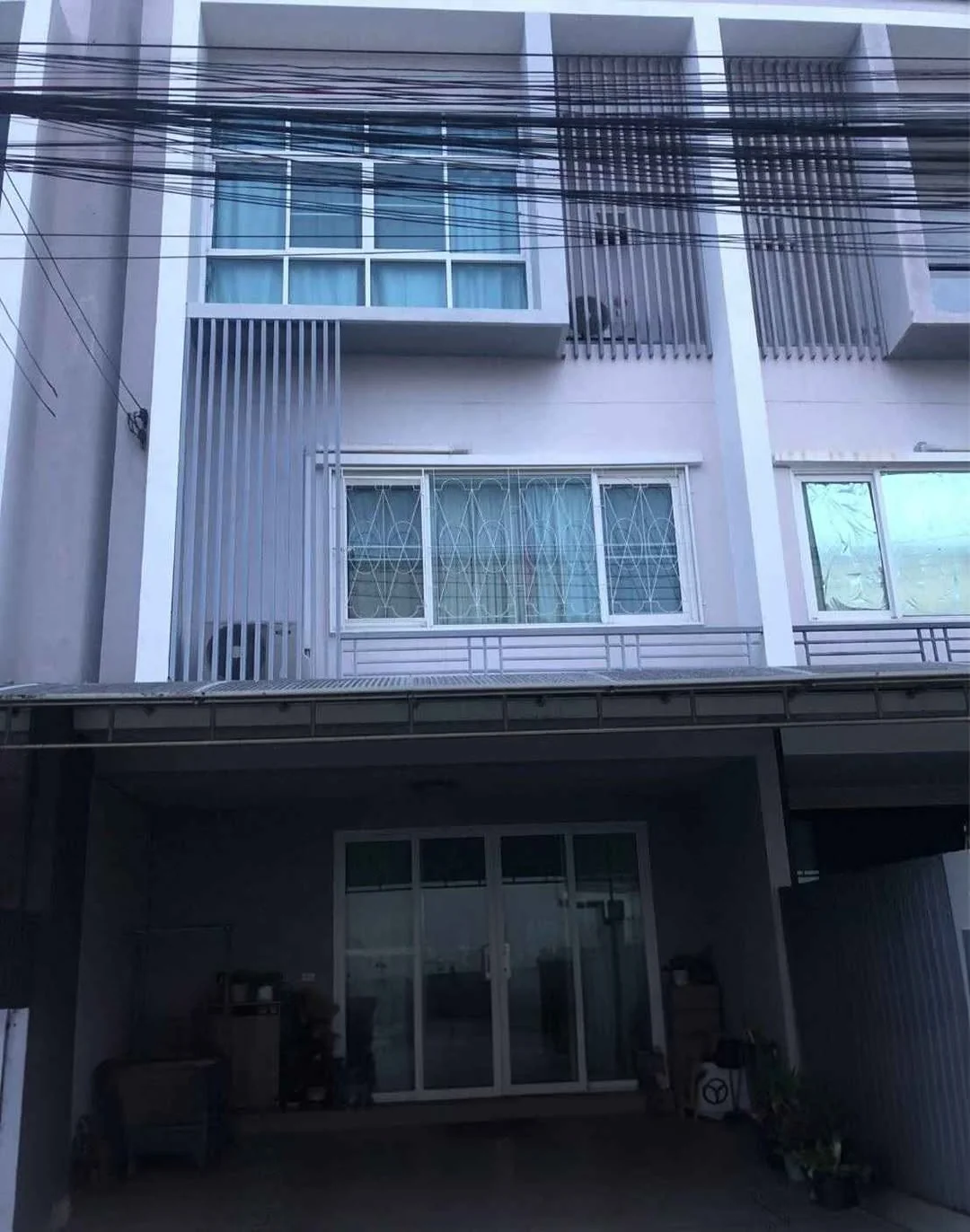 3 Bedroom condo in The Exclusive Pattanakarn 44