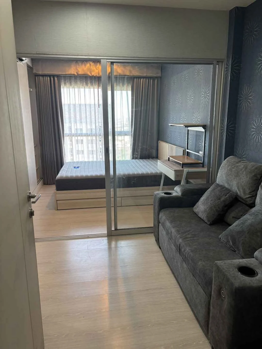 Studio condo in Aspire Sathorn - Taksin Timber Zone