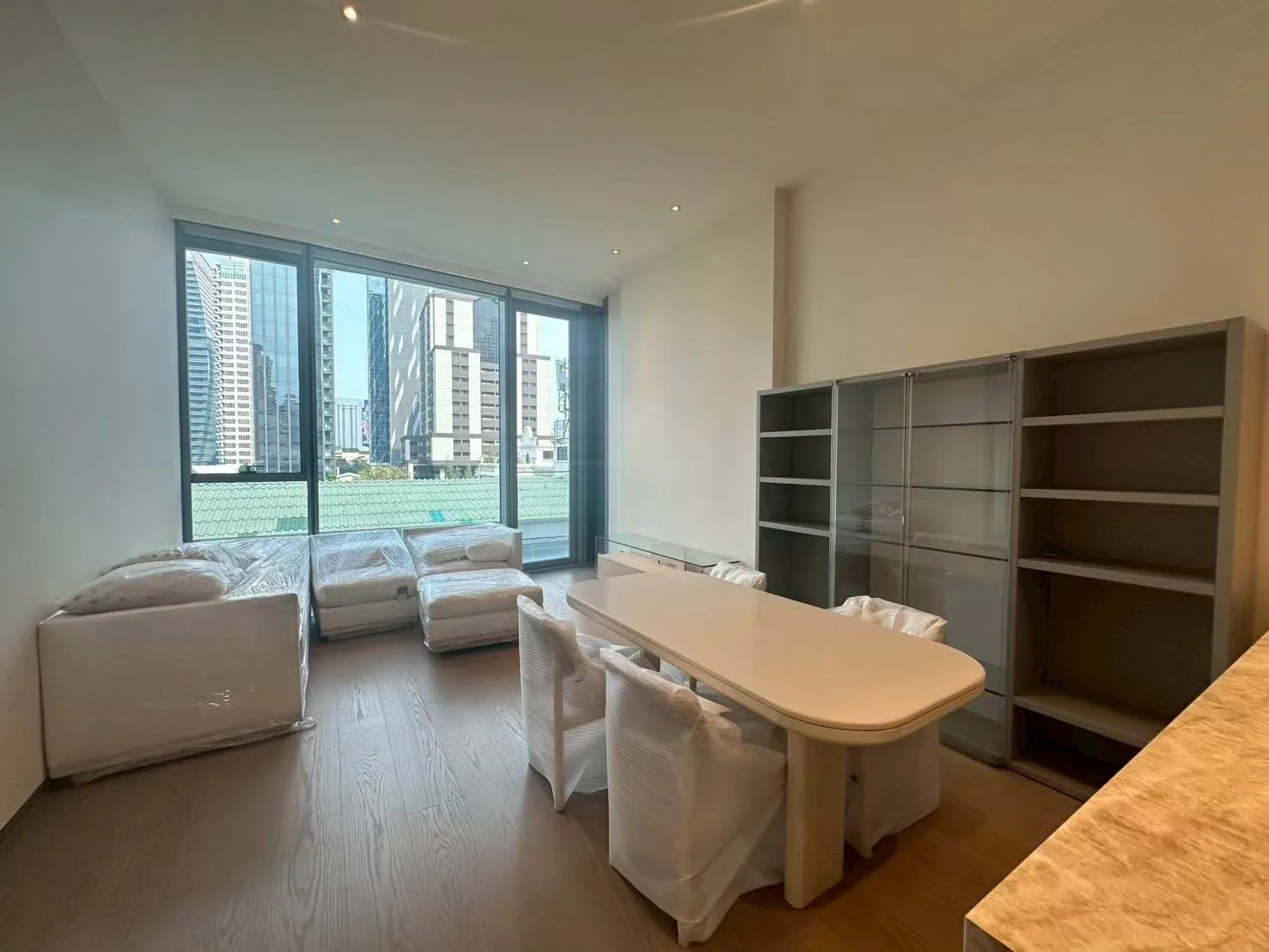 1 Bedroom condo in Scope Langsuan