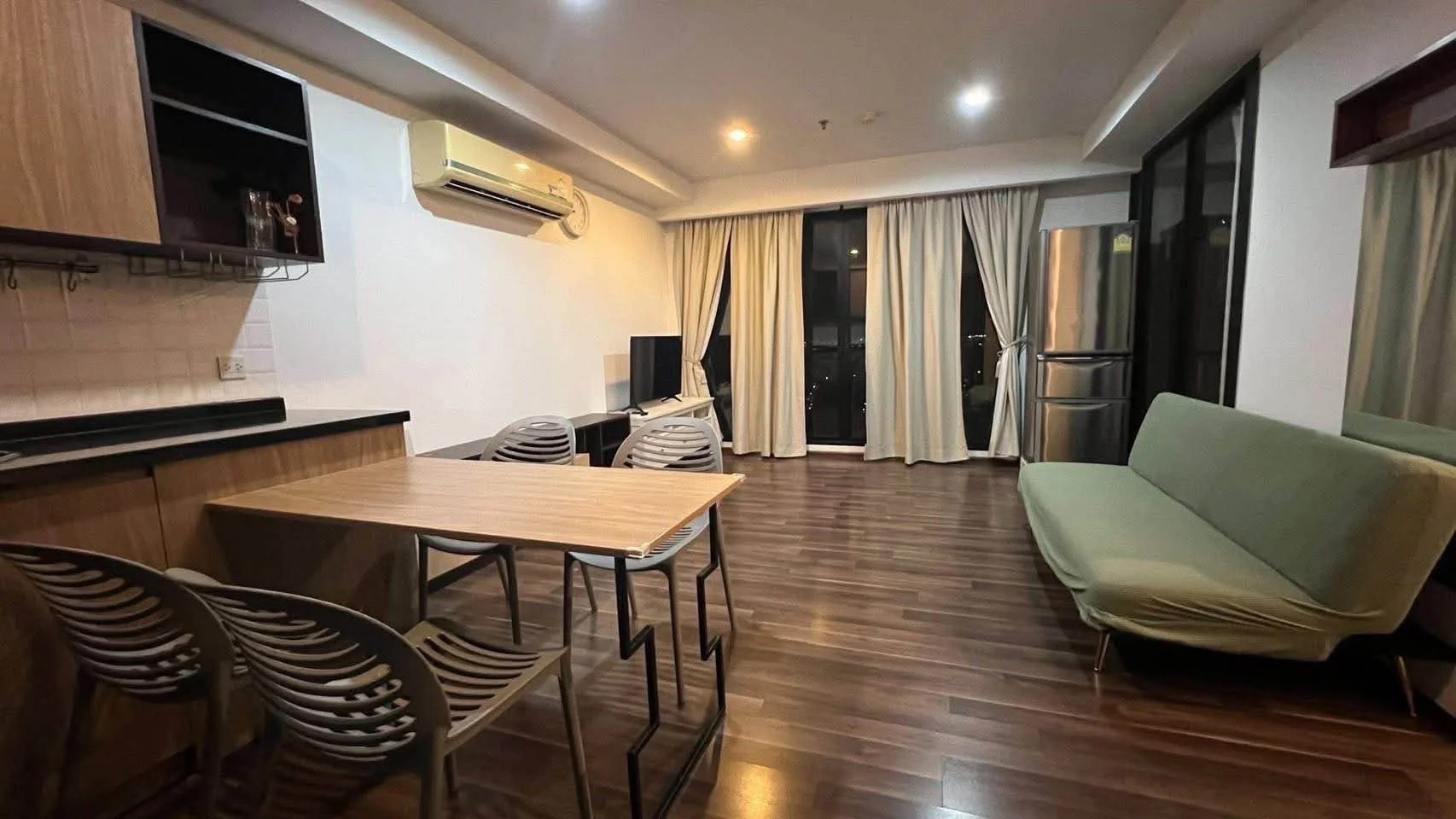 2 Bedroom condo in The Gallery Bearing