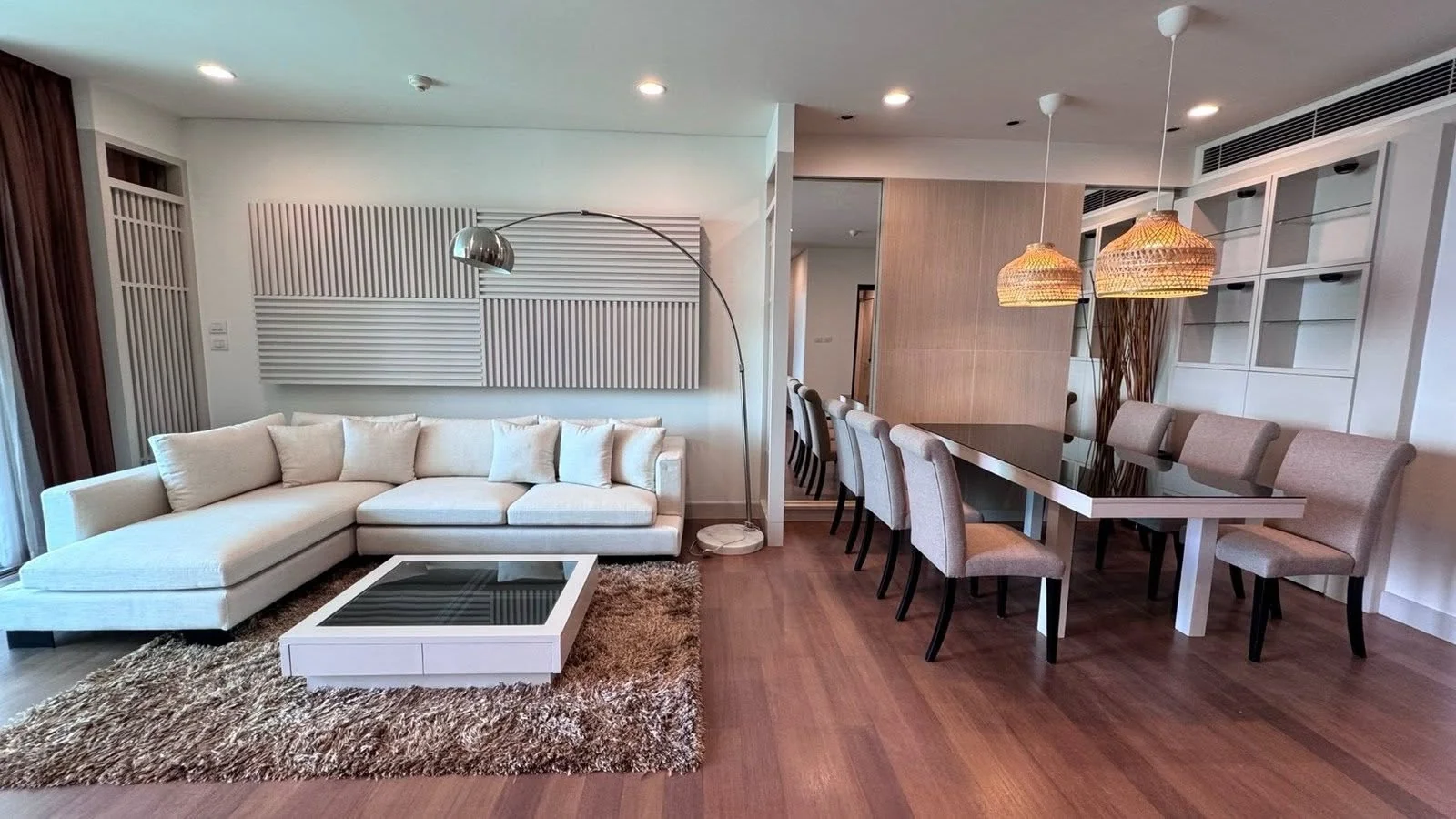 2 Bedroom condo in The Park Chidlom
