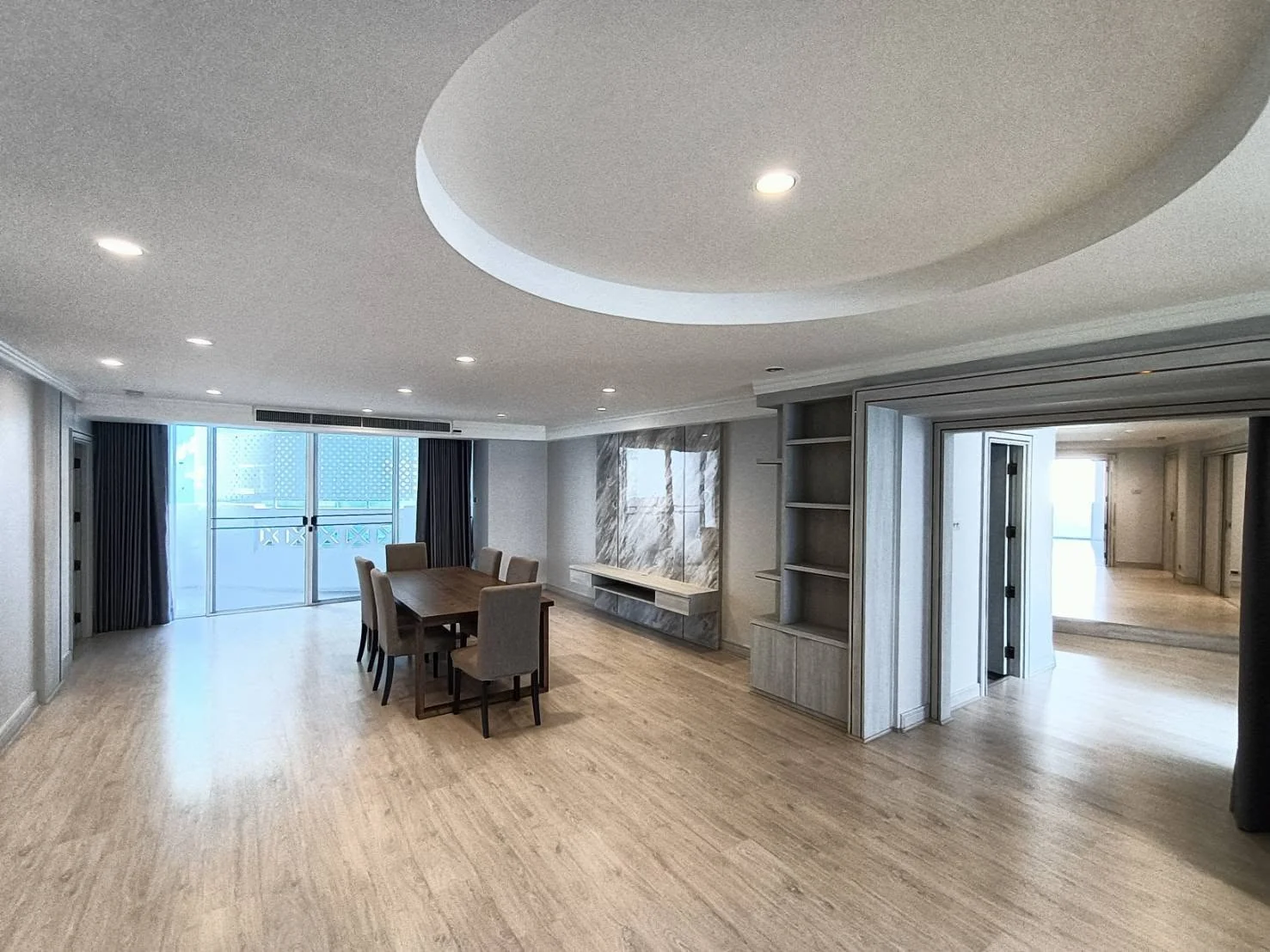 4 Bedroom condo in Raj Mansion