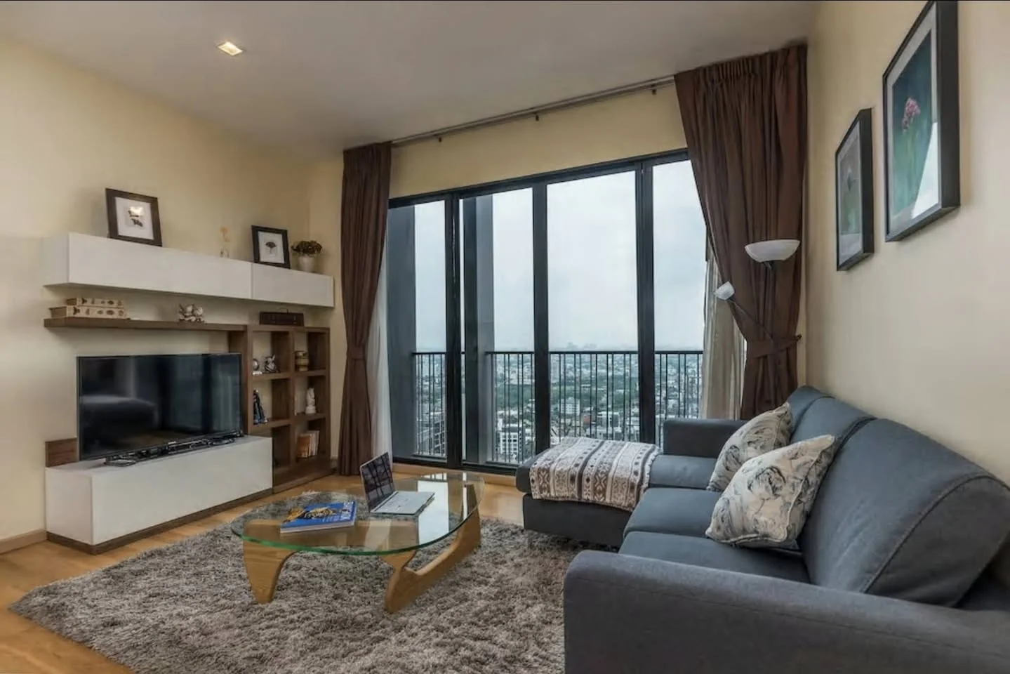 2 Bedroom condo in Noble Reveal