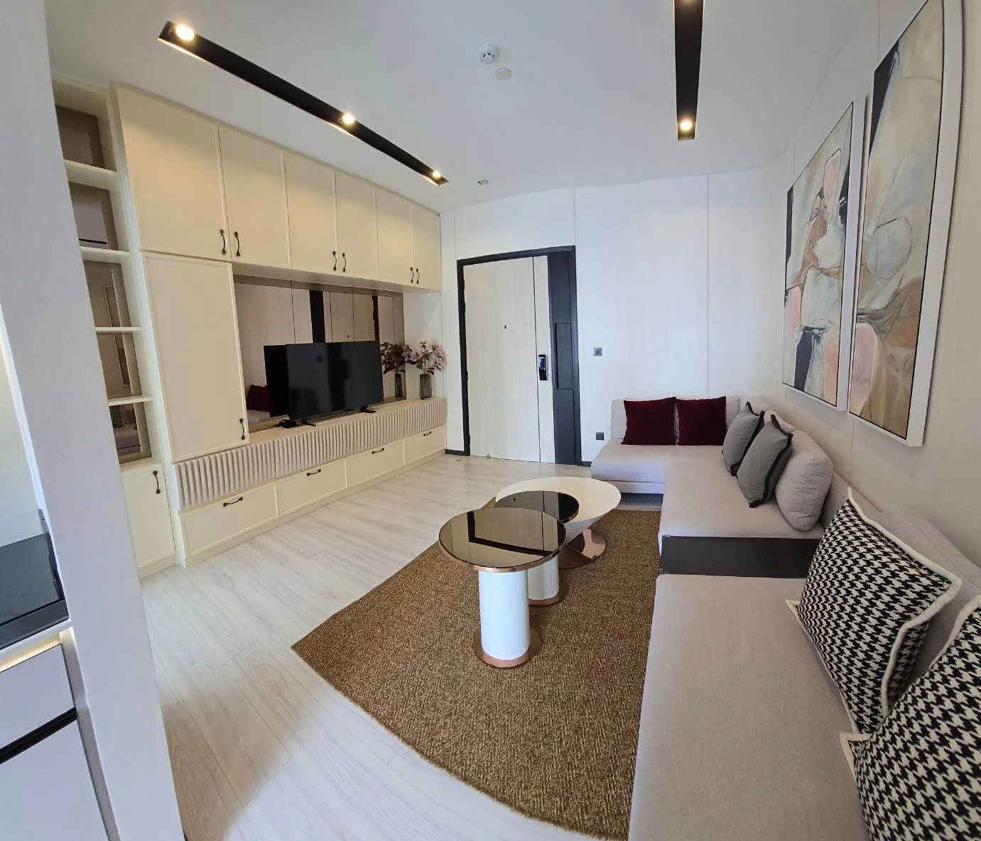 1 Bedroom condo in The Room Phaya Thai