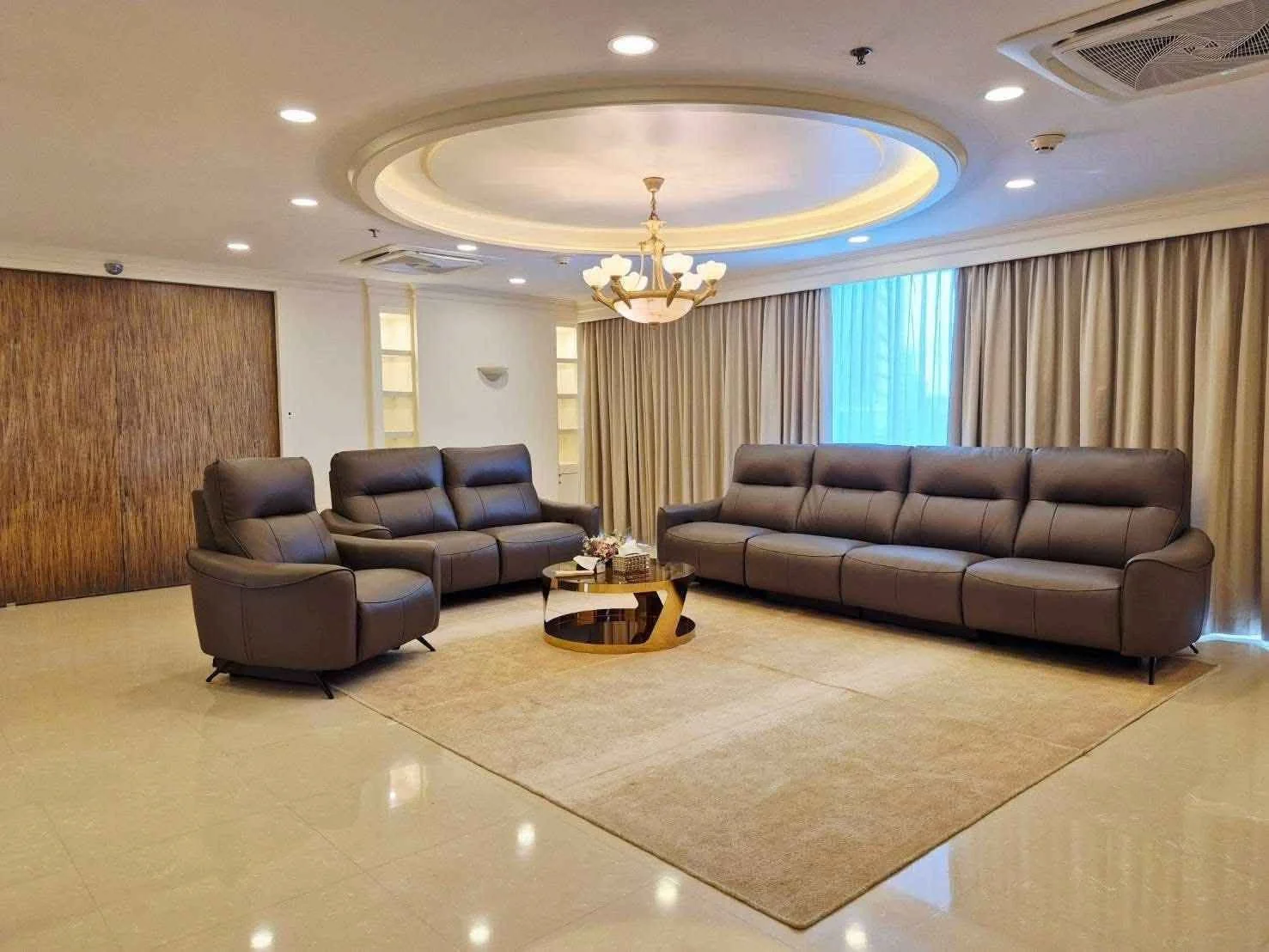 2 Bedroom condo in River House Condominium