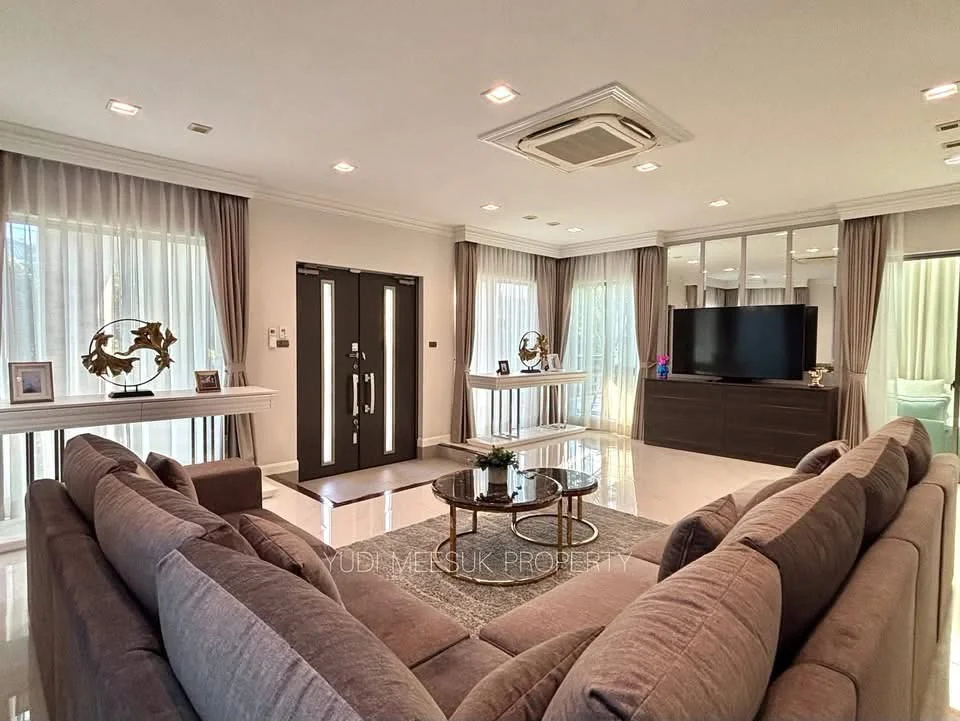 5 Bedroom condo in Perfect Masterpiece Sukhumvit 77