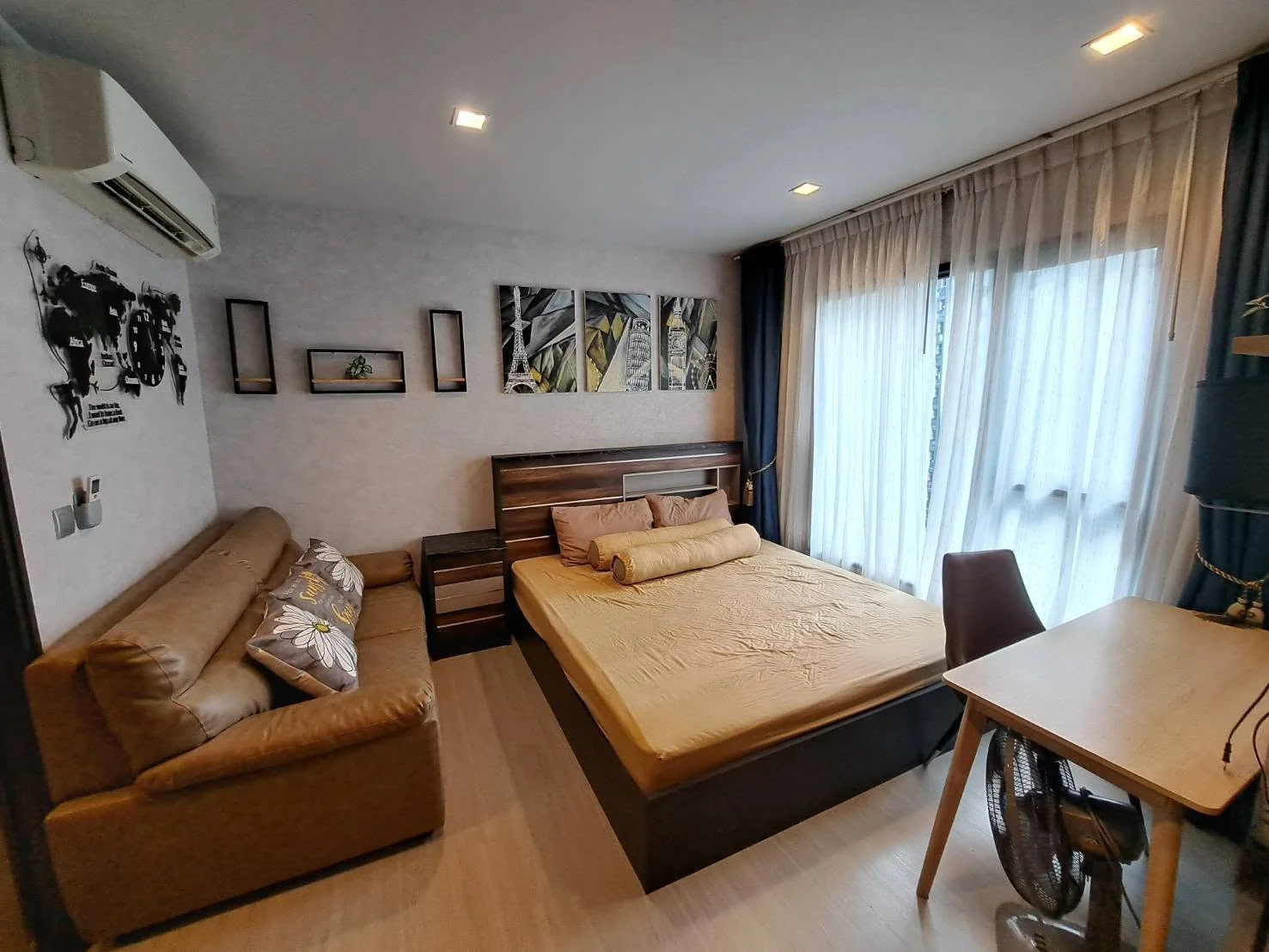 Studio condo in Life Asoke-Rama 9