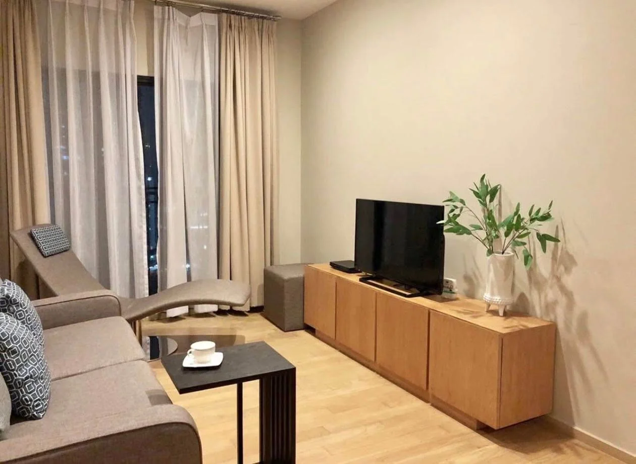 1 Bedroom condo in Noble Reveal