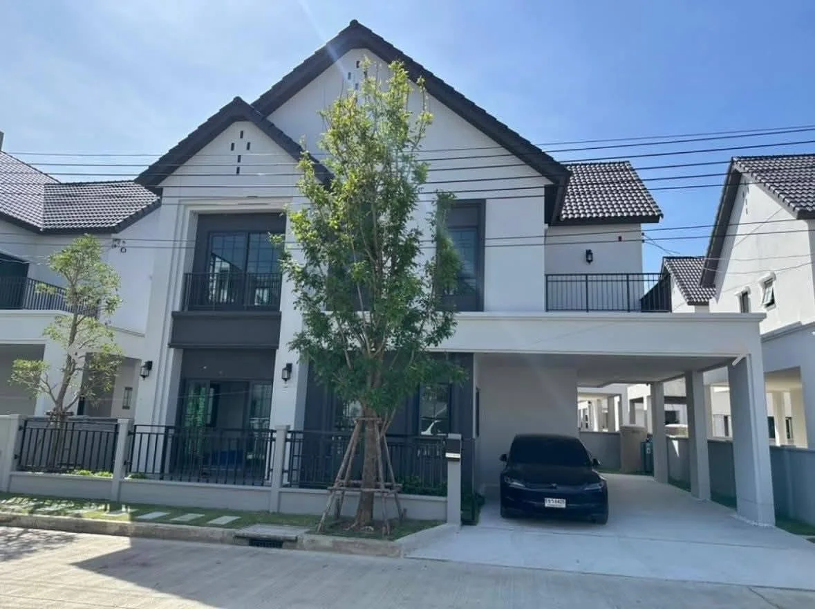 4 Bedroom condo in Centro Bangna-Wongwean