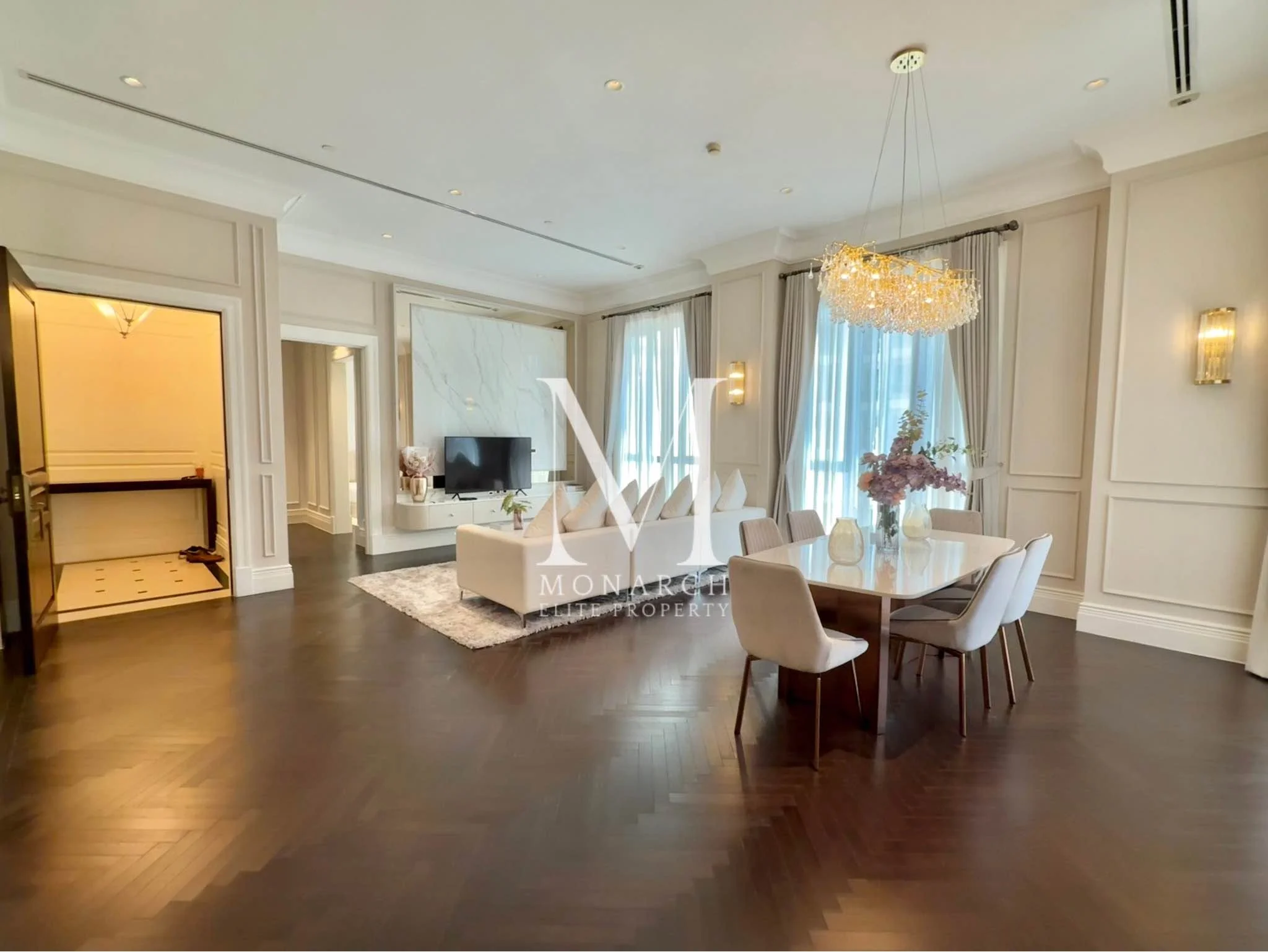 2 Bedroom condo in 98 Wireless