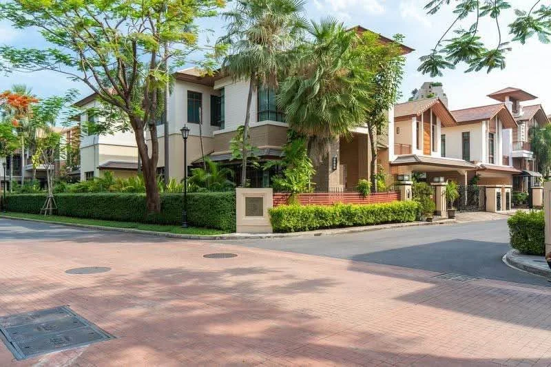 4 Bedroom condo in Baan Sansiri Sukhumvit 67