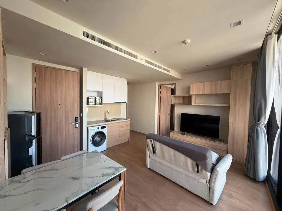 2 Bedroom condo in Noble Around Sukhumvit 33