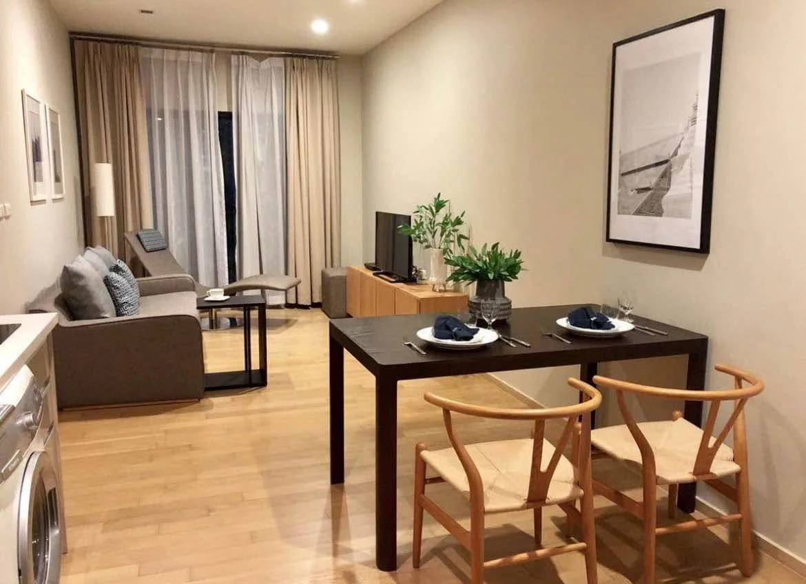 1 Bedroom condo in Noble Reveal