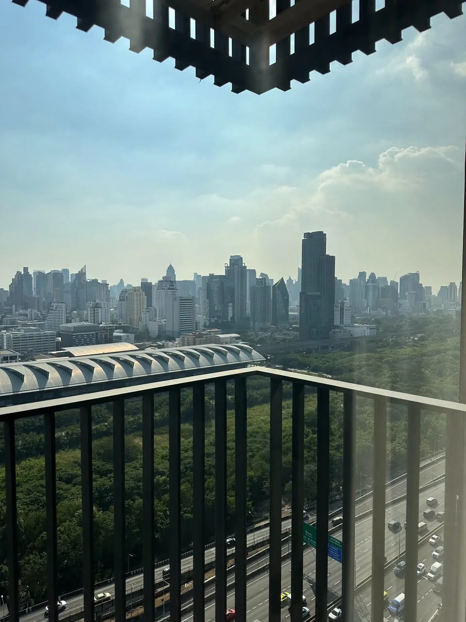 Studio condo in Life Asoke Hype
