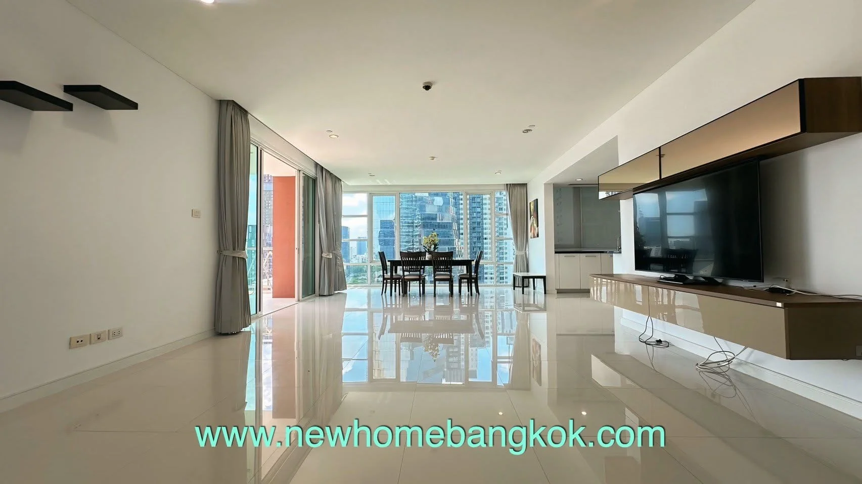 3 Bedroom condo in Fullerton Sukhumvit