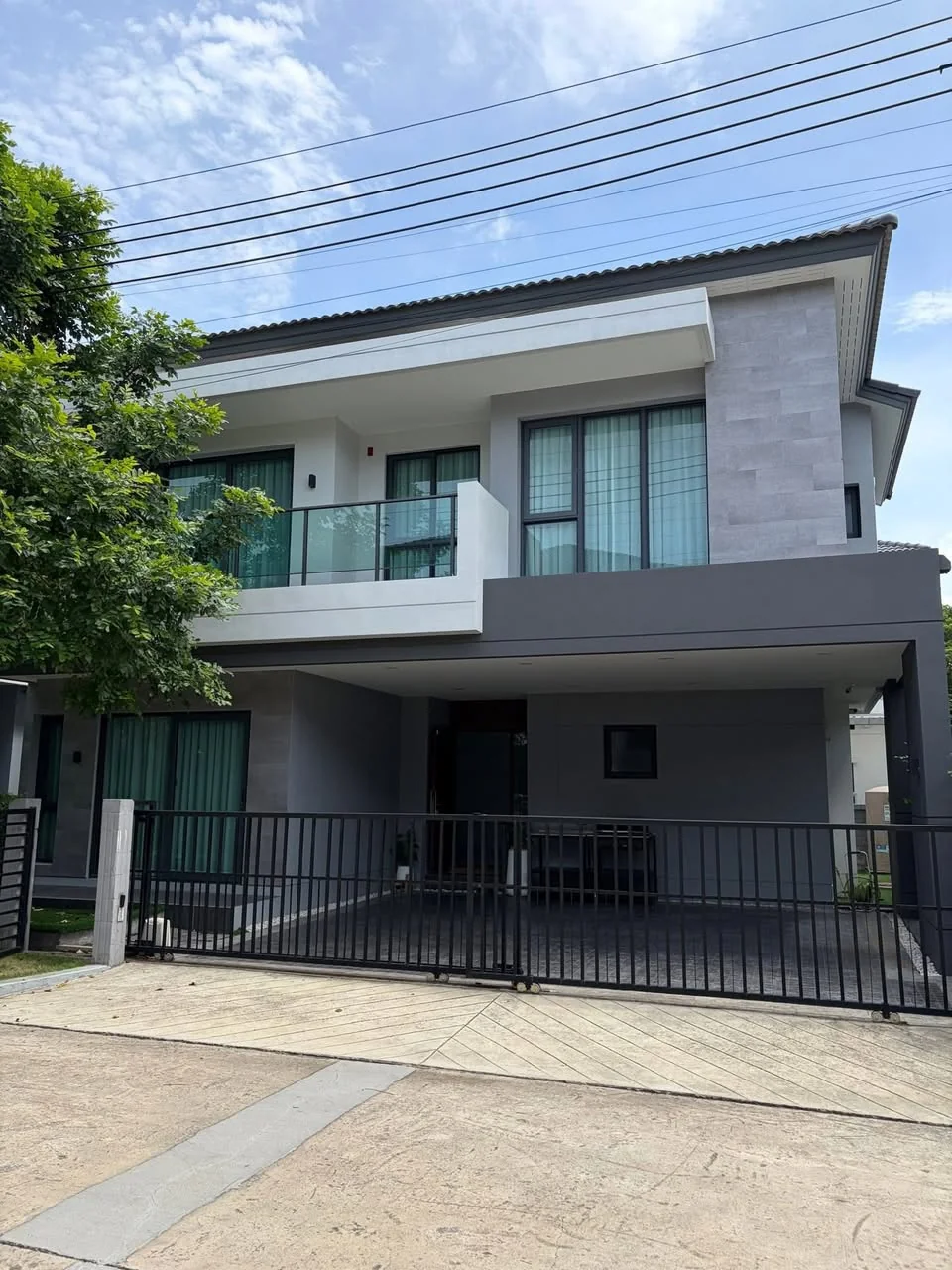 4 Bedroom condo in The City Watcharapol