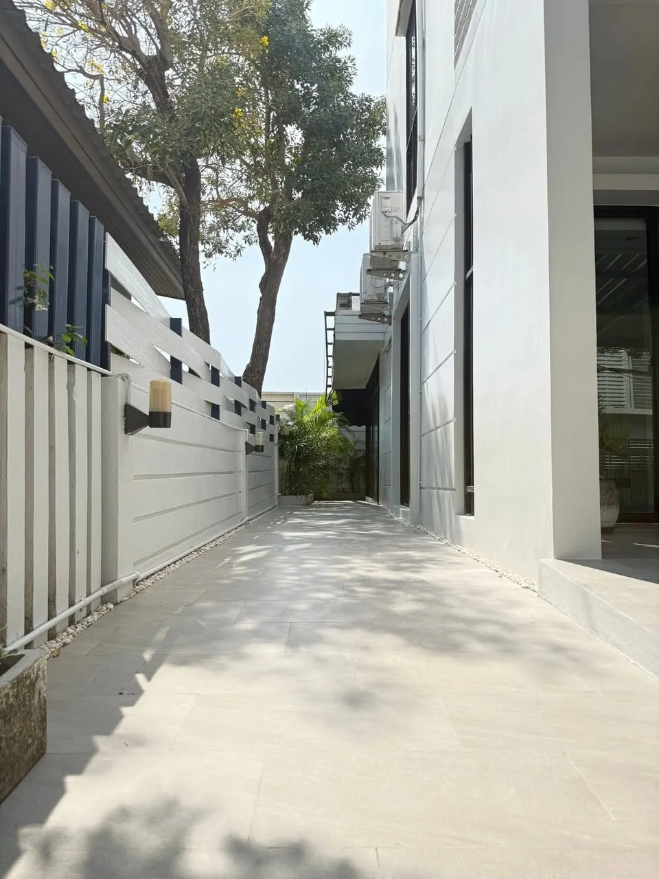 3 Bedroom condo in Areeya Mandarina Sukhumvit 77