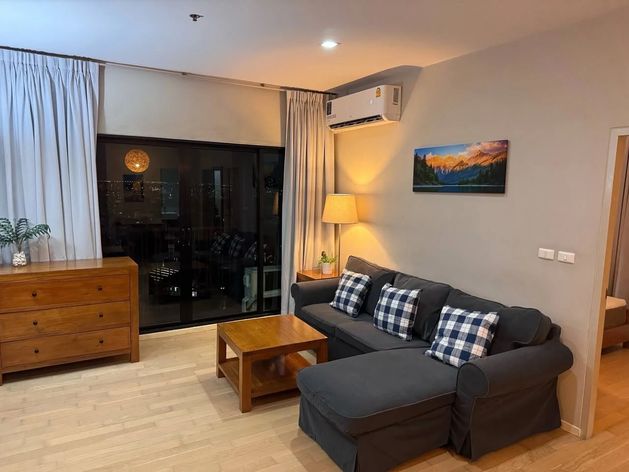 2 Bedroom condo in Noble Reveal