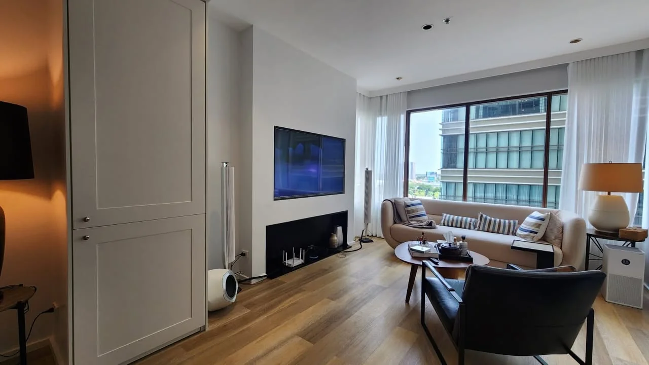 1 Bedroom condo in The Emporio Place