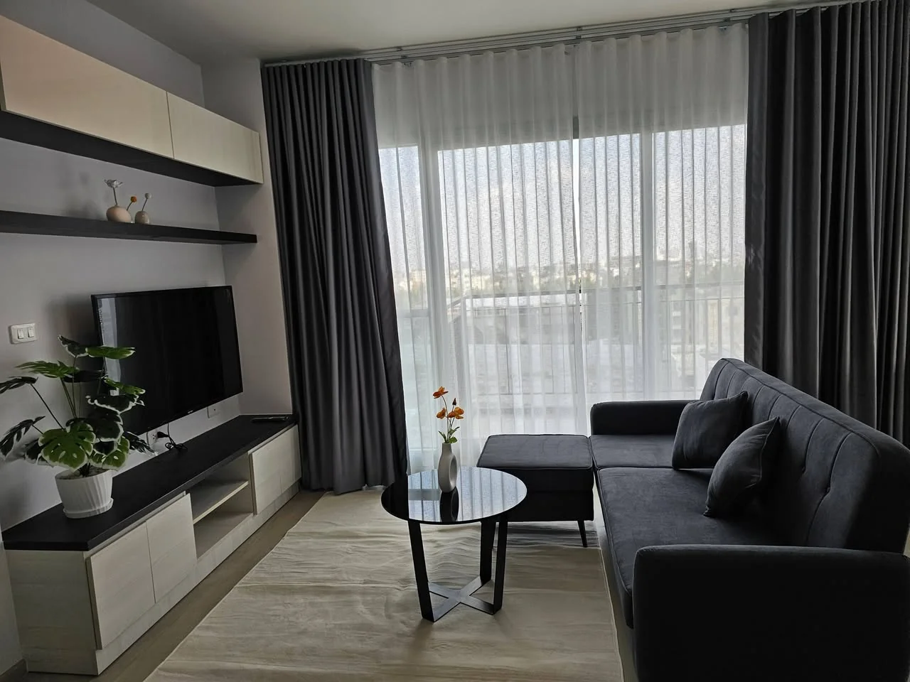 2 Bedroom condo in Life Ratchadapisek
