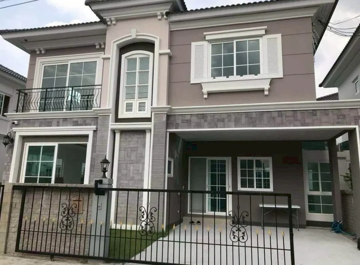 3 Bedroom condo in Golden Neo Sathorn
