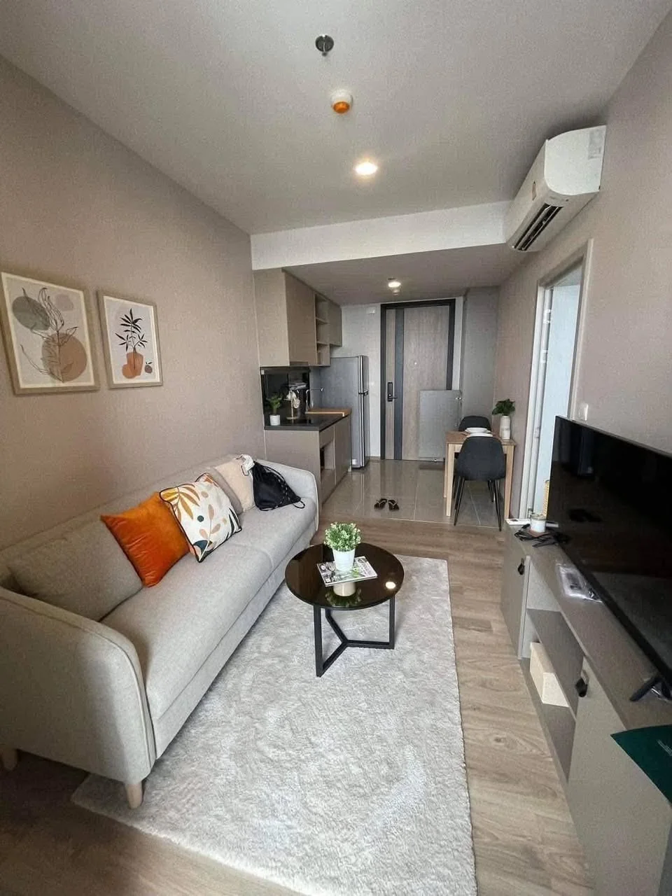1 Bedroom condo in Oka Haus Sukhumvit 36