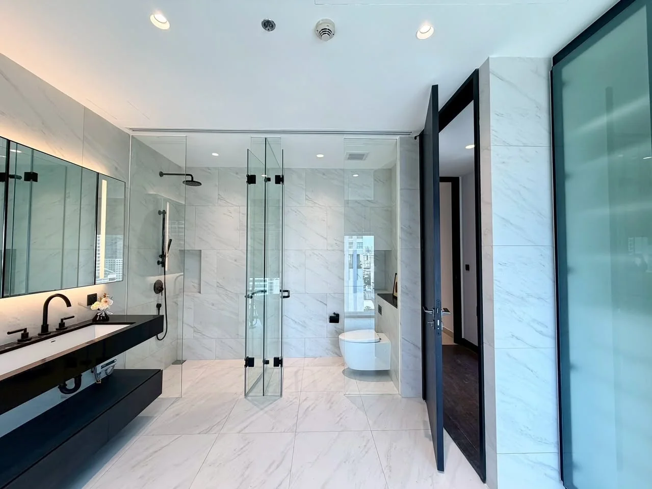 2 Bedroom condo in Tait Sathorn 12