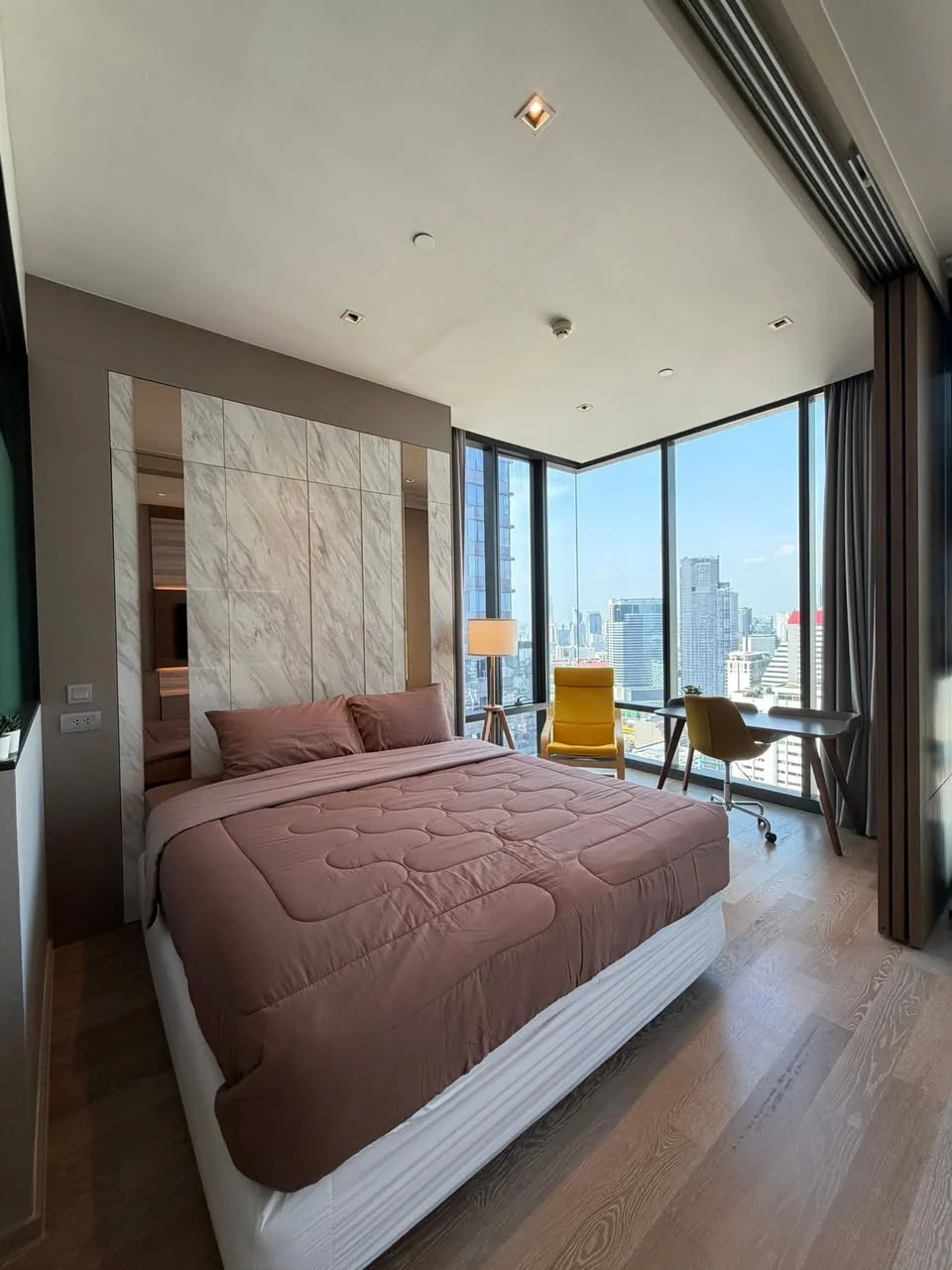 1 Bedroom condo in ASHTON Silom