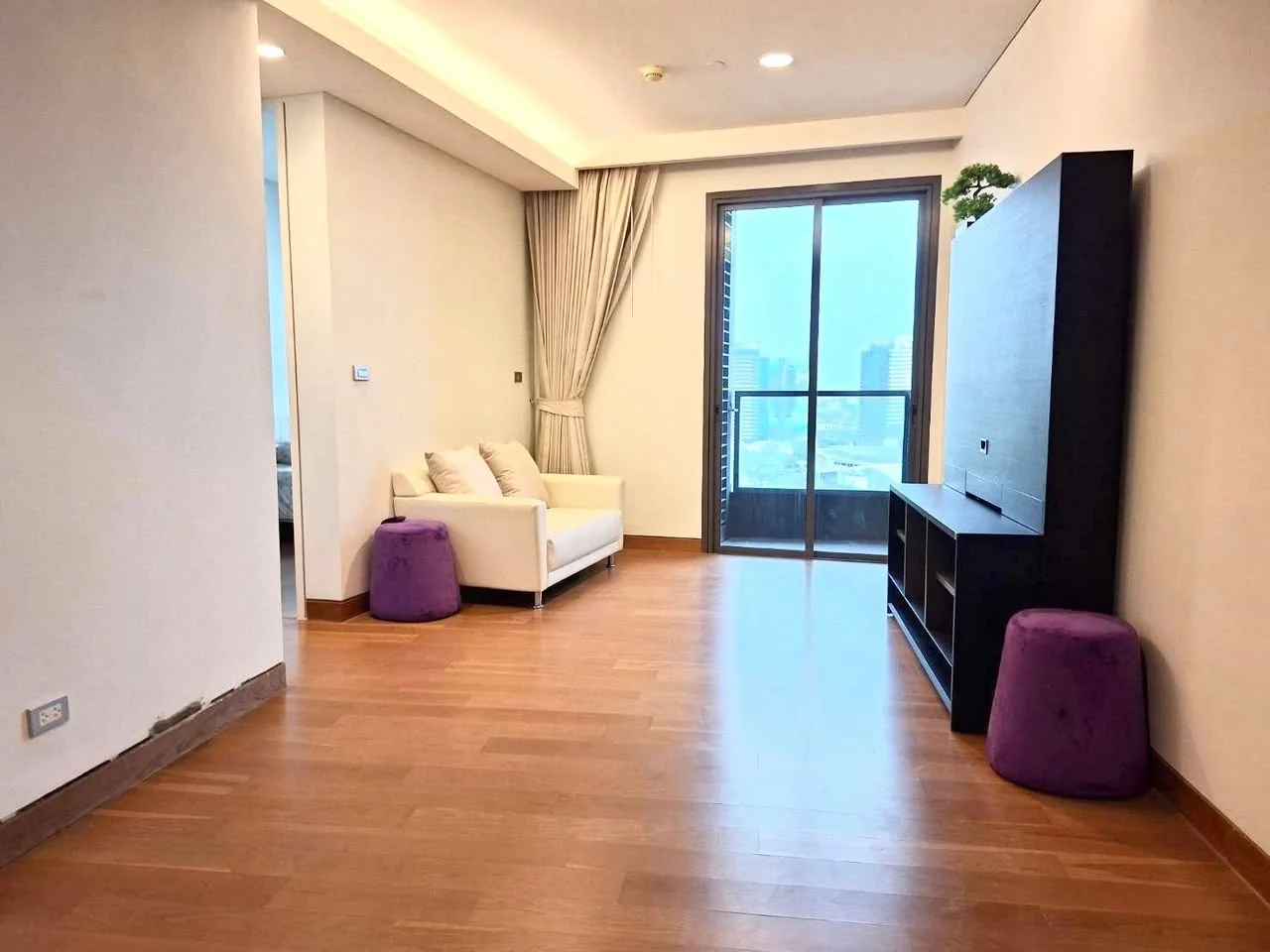 2 Bedroom condo in The Lumpini 24