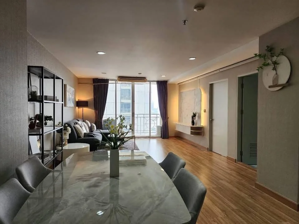 2 Bedroom condo in Asoke Place