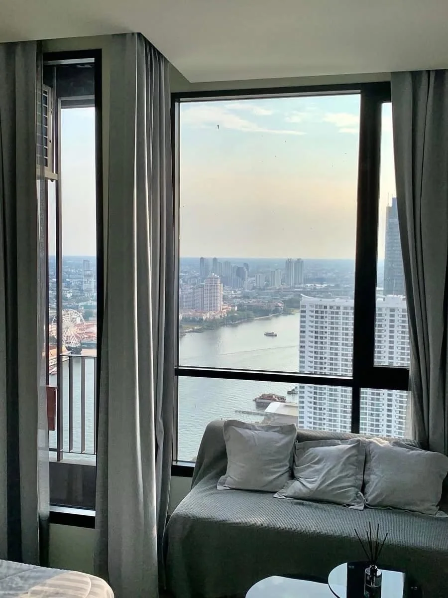 Studio condo in Chapter Charoennakhon–Riverside