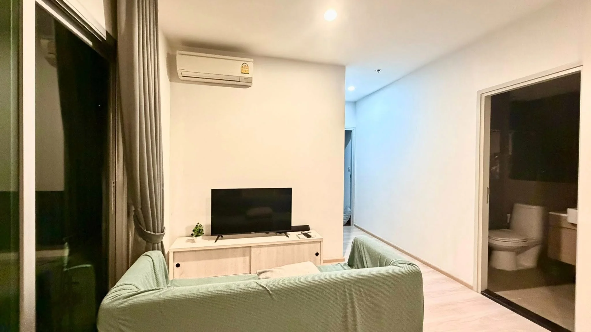 2 Bedroom condo in Noble Revolve Ratchada 2
