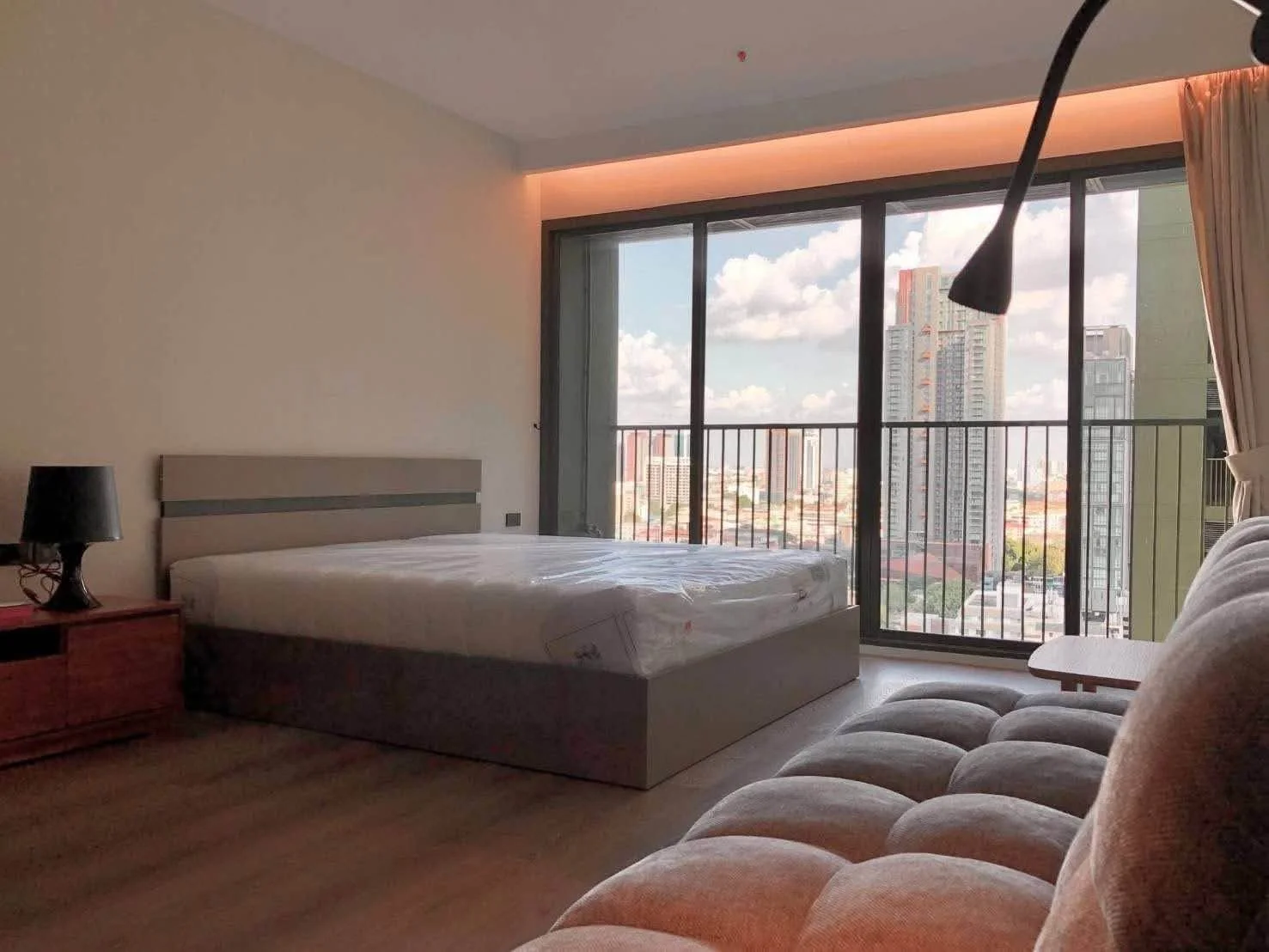 1 Bedroom condo in Noble Solo