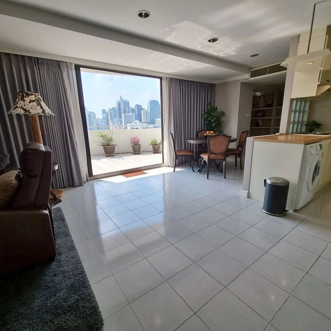 2 Bedroom condo in Supalai Place Sukhumvit 39