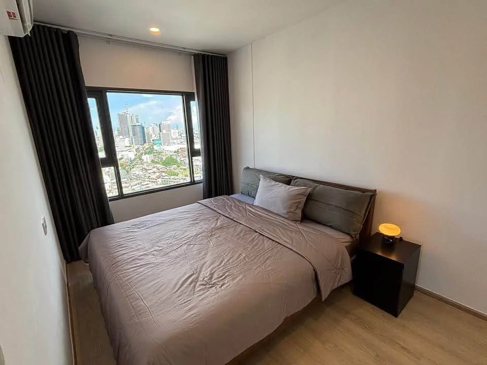 2 Bedroom condo in Life Rama 4-Asoke