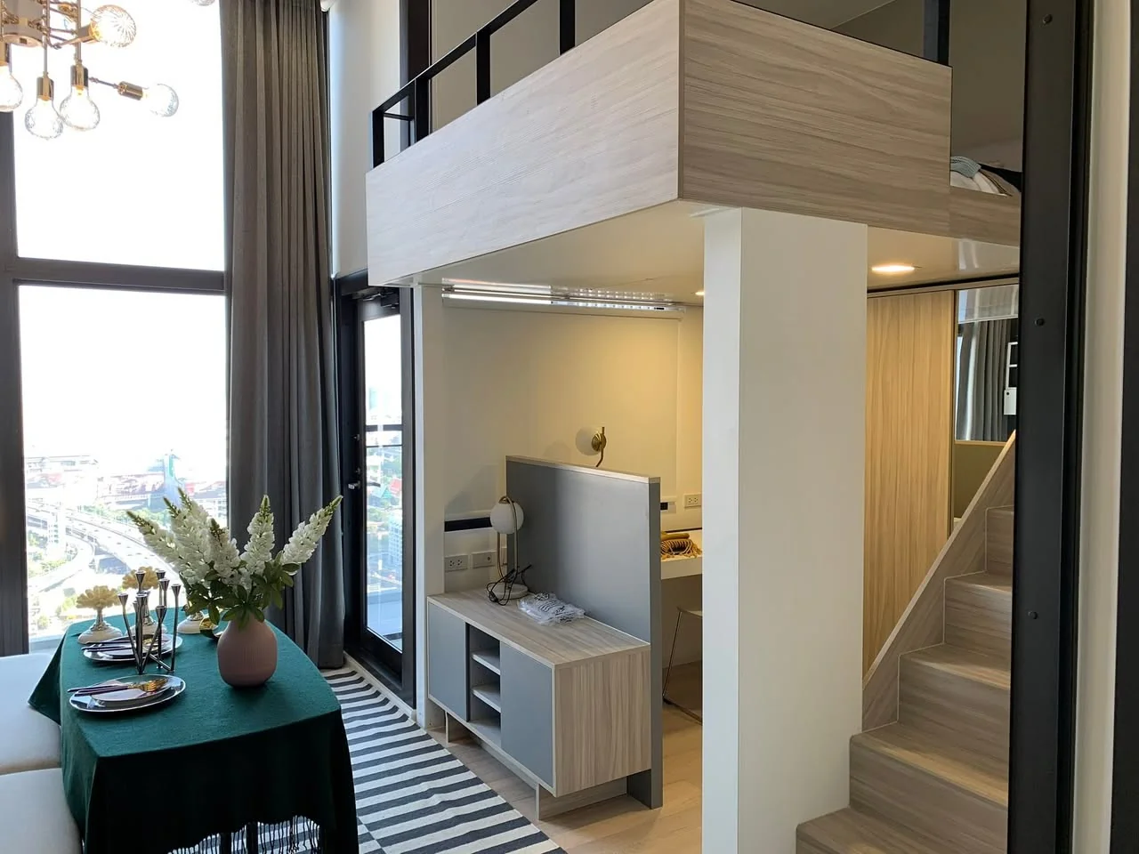 Studio condo in Chewathai Residence Asoke