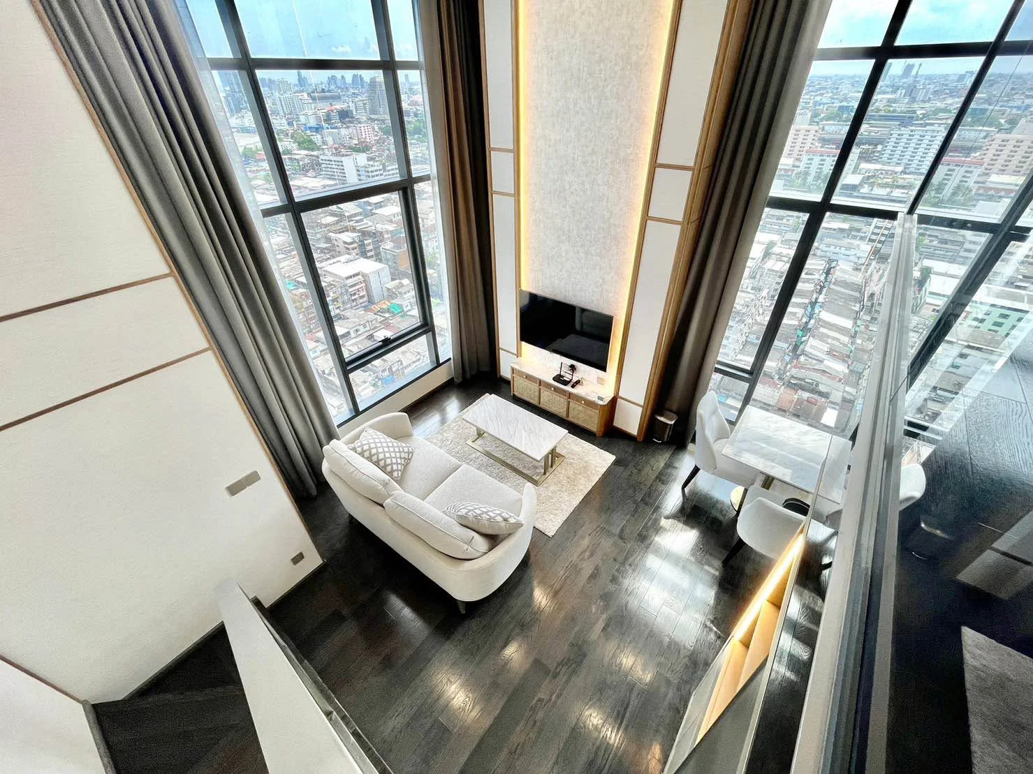 1 Bedroom condo in CONNER Ratchathewi